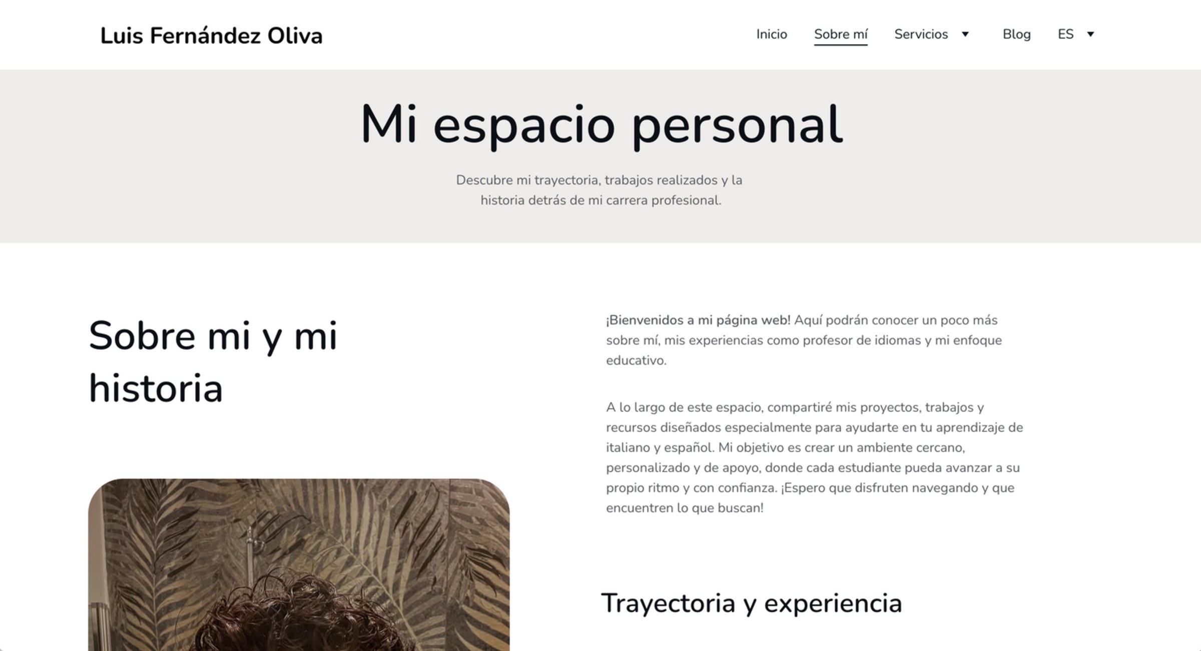 Old about page, Mi espacio personal: a grey title band and a formal introduction text.